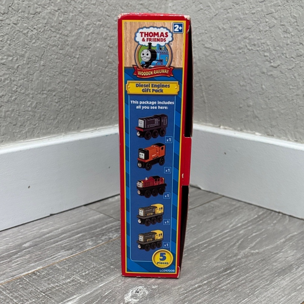 NIB Diesel Engines Gift Pack 2008 - Picture 3 of 9